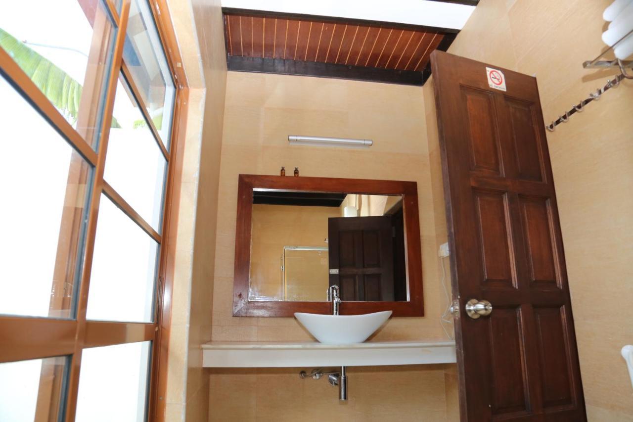 Pandanus Villa Velidhoo Exterior photo